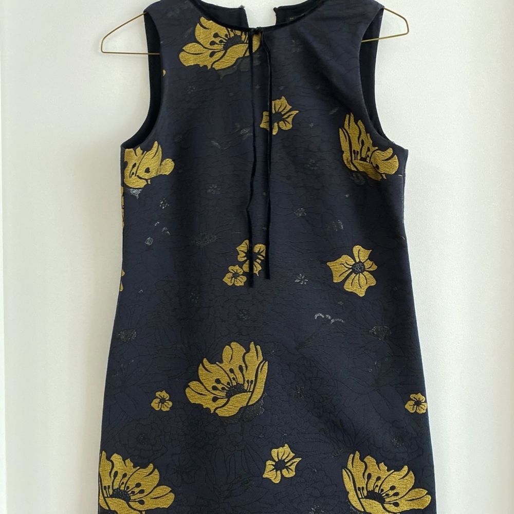 Zara Basic Embroidered Shift - Picture 2 of 3
